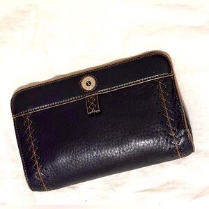 *Cole Haan Black Pebbled Leather Clutch Magnetic
Closure Handbag